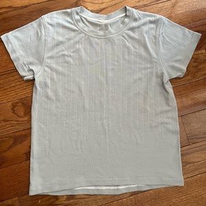 Lululemon Slate Gray Tee, Size 2